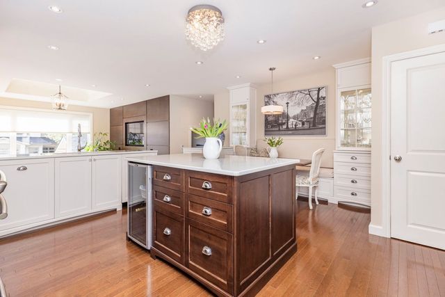 Kitchen before refinishing